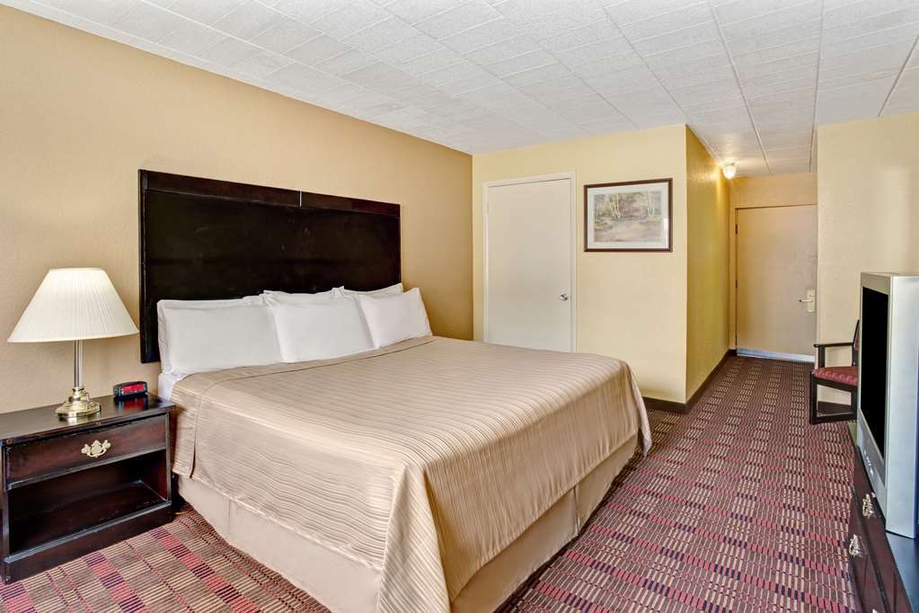 Howard Johnson By Wyndham Pikesville Kamer foto